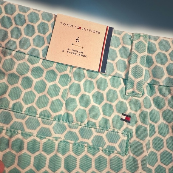 NWT Tommy Hilfiger Mint & White Geometric Honeycomb Print 5” Chino Shorts Size 6 - Picture 4 of 7